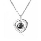 Colar Eu te amo em 100 idiomas com cartão dedicatória